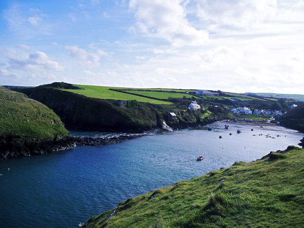 Cottages along the beautiful coastline of Wales