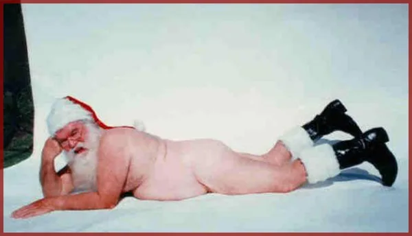 Naked Santa for Merry Christmas from Buenos Aires Naked Santa for Merry Christmas in Buenos Aires